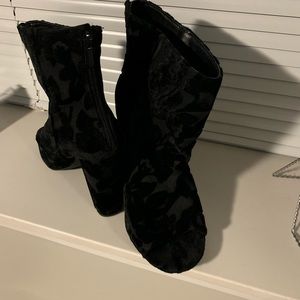 Black Open-toed Torrid Heel